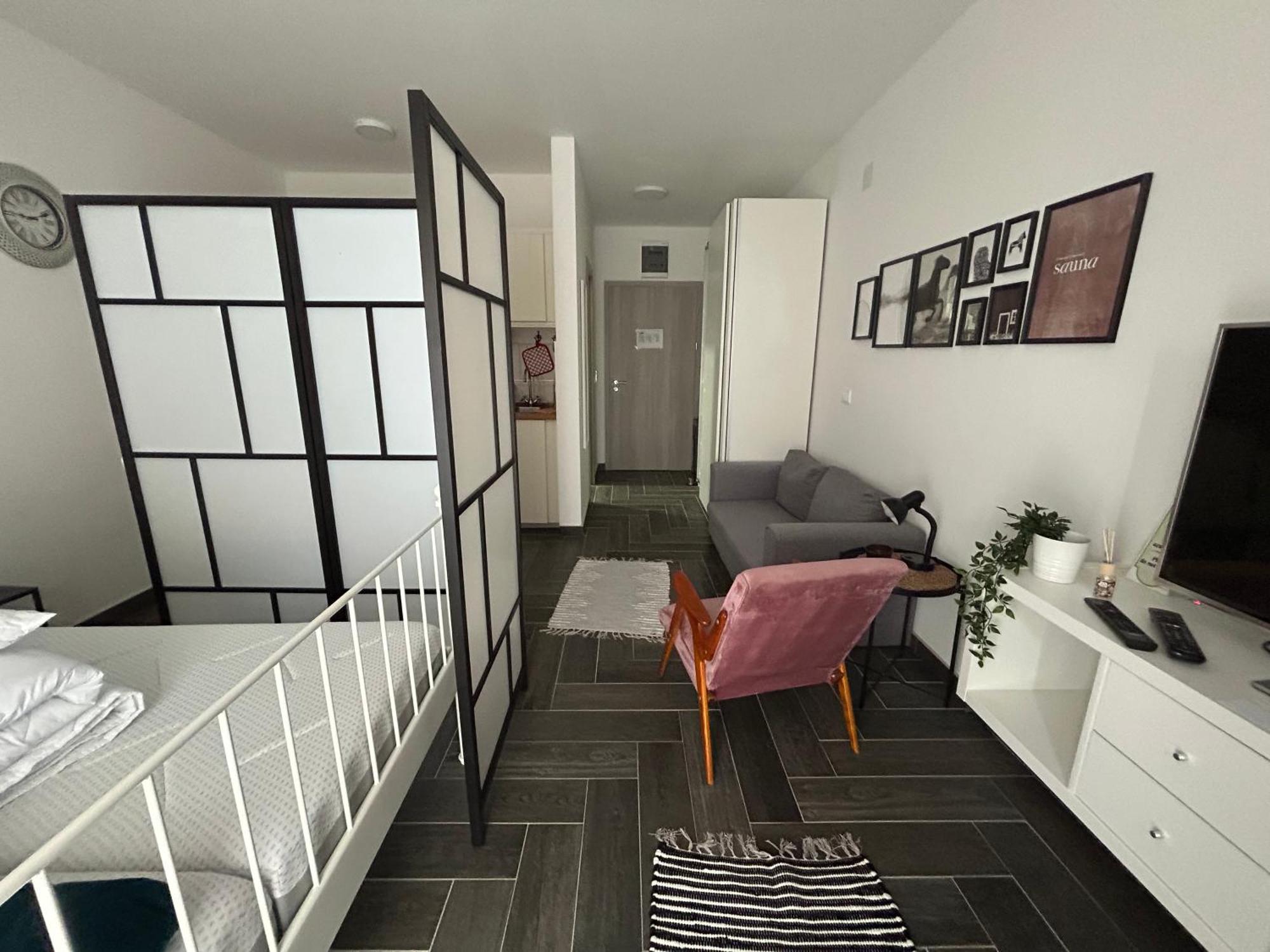 Apartment Tic
